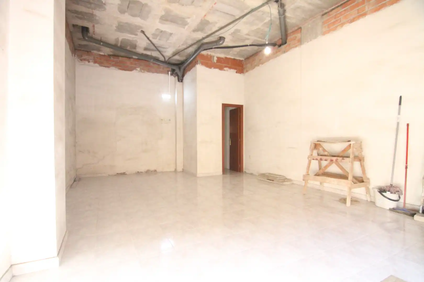 Local comercial de lloguer a Olesa de Montserrat