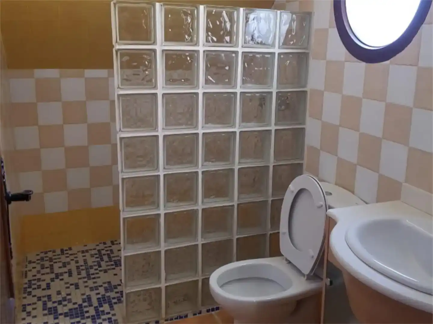 Bany de Pis de lloguer en Padul amb Aire condicionat, Parquet i Traster