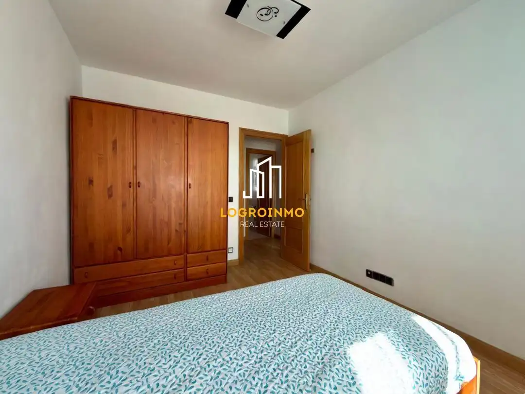Bedroom of Flat for rent in  Logroño  with Heating and Storage room
