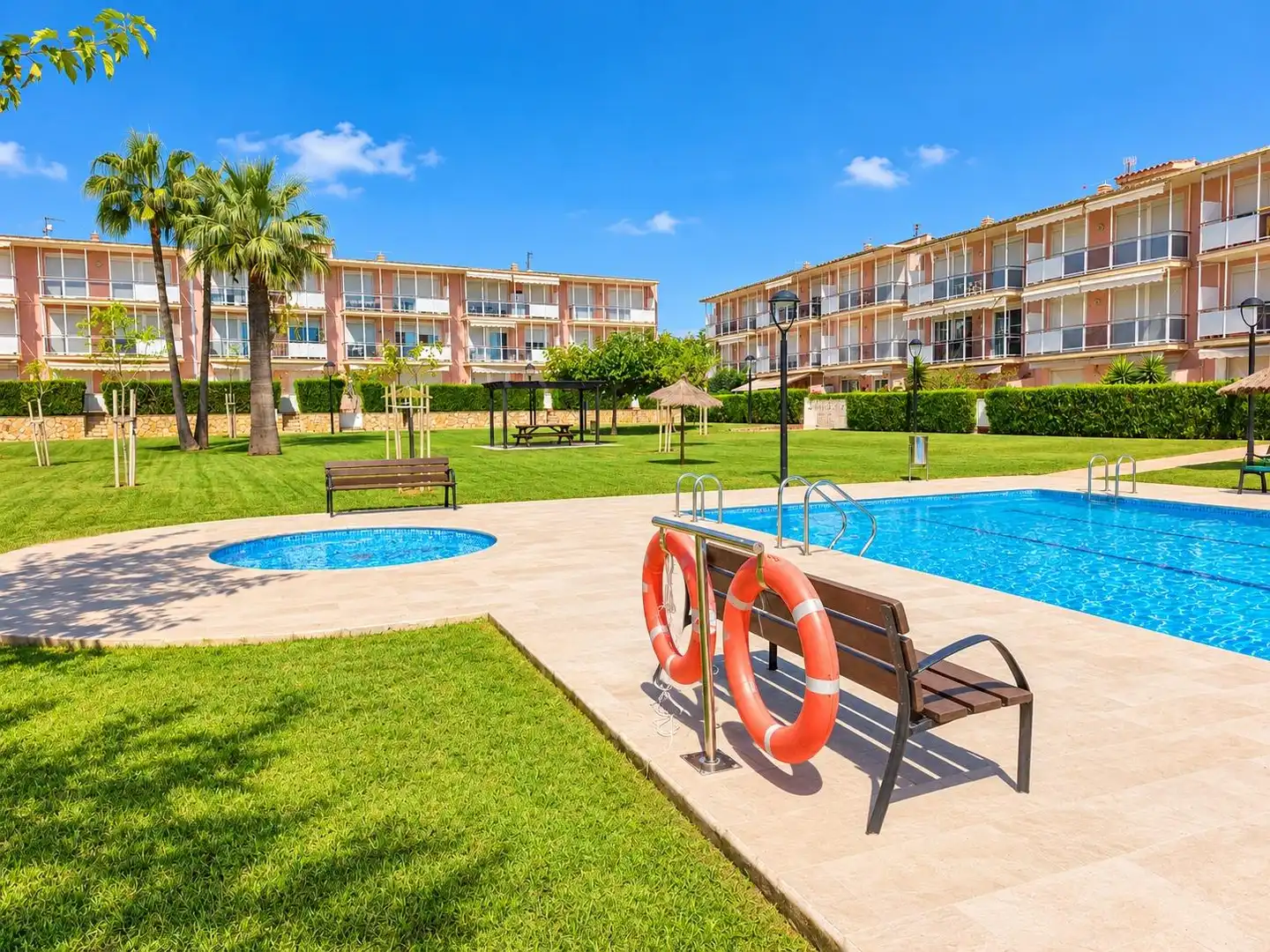 Schwimmbecken von Wohnung zum Verkauf in La Ràpita mit Klimaanlage, Terrasse und Alarm