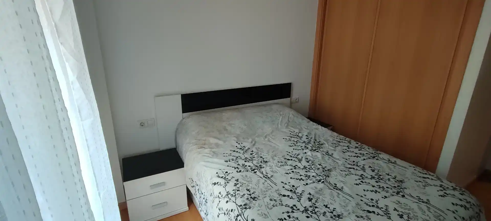 Habitación de Piso de alquiler en Ribeira con Parquet, Trastero y Amueblado