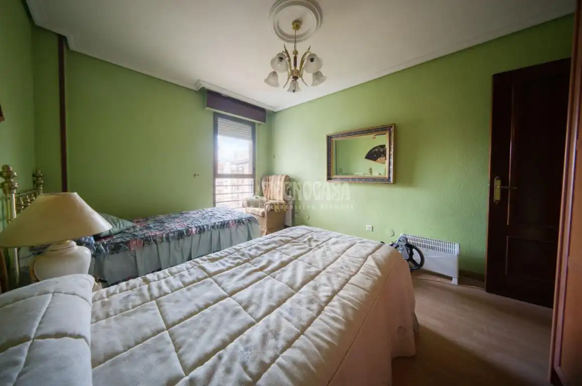 Bedroom of Flat for sale in Valladolid