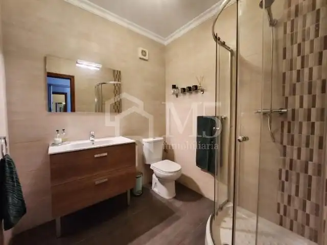 Bathroom of Flat for sale in Nerja  with Air Conditioner, Terrace and Furnished