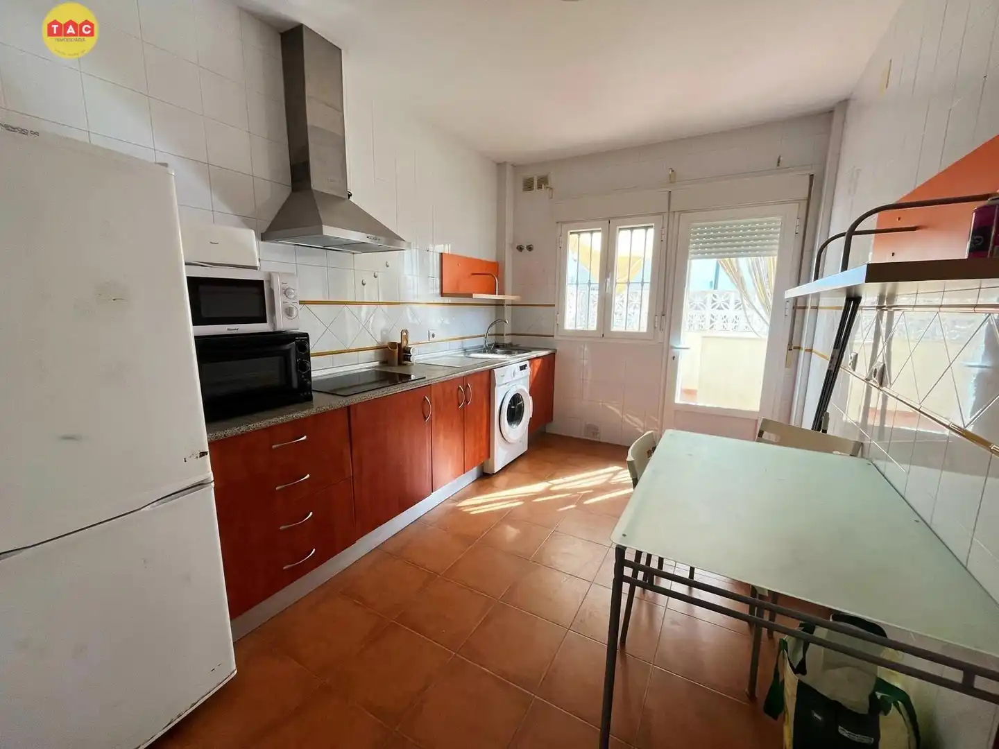 Küche von Einfamilien-Reihenhaus zum Verkauf in Lepe mit Terrasse, Abstellraum und Möbliert