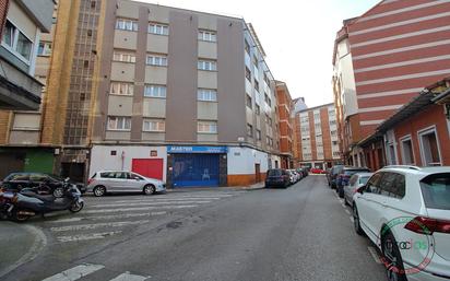 Vista exterior de Pis en venda en Gijón  amb Calefacció