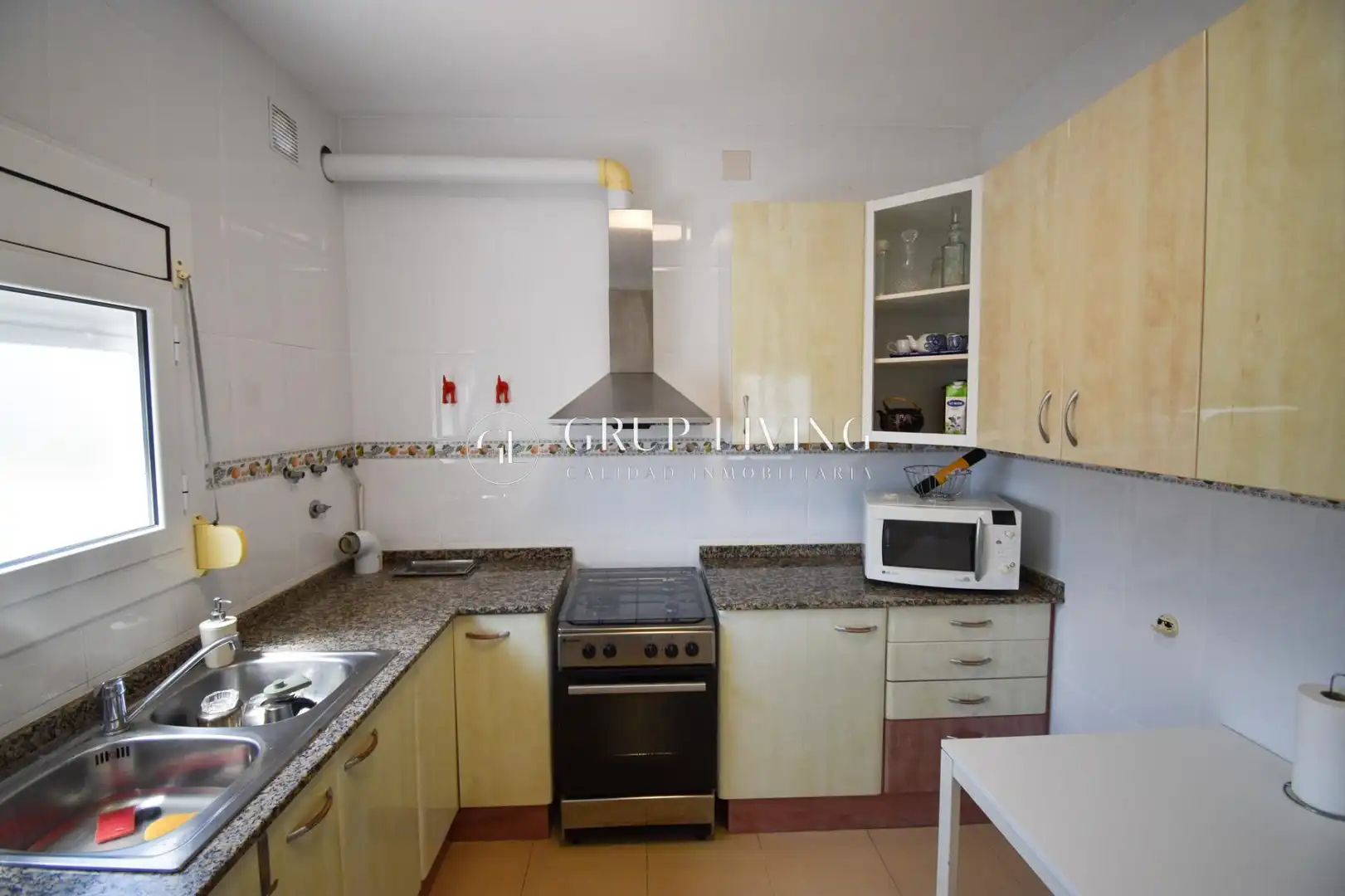 Cuina de Pis de lloguer en Sant Pere de Ribes amb Calefacció, Terrassa i Moblat