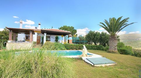Gran casa de campo con casa de huéspedes y establos