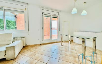 Living room of Flat for sale in Sabadell  with Air Conditioner, Heating and Terrace