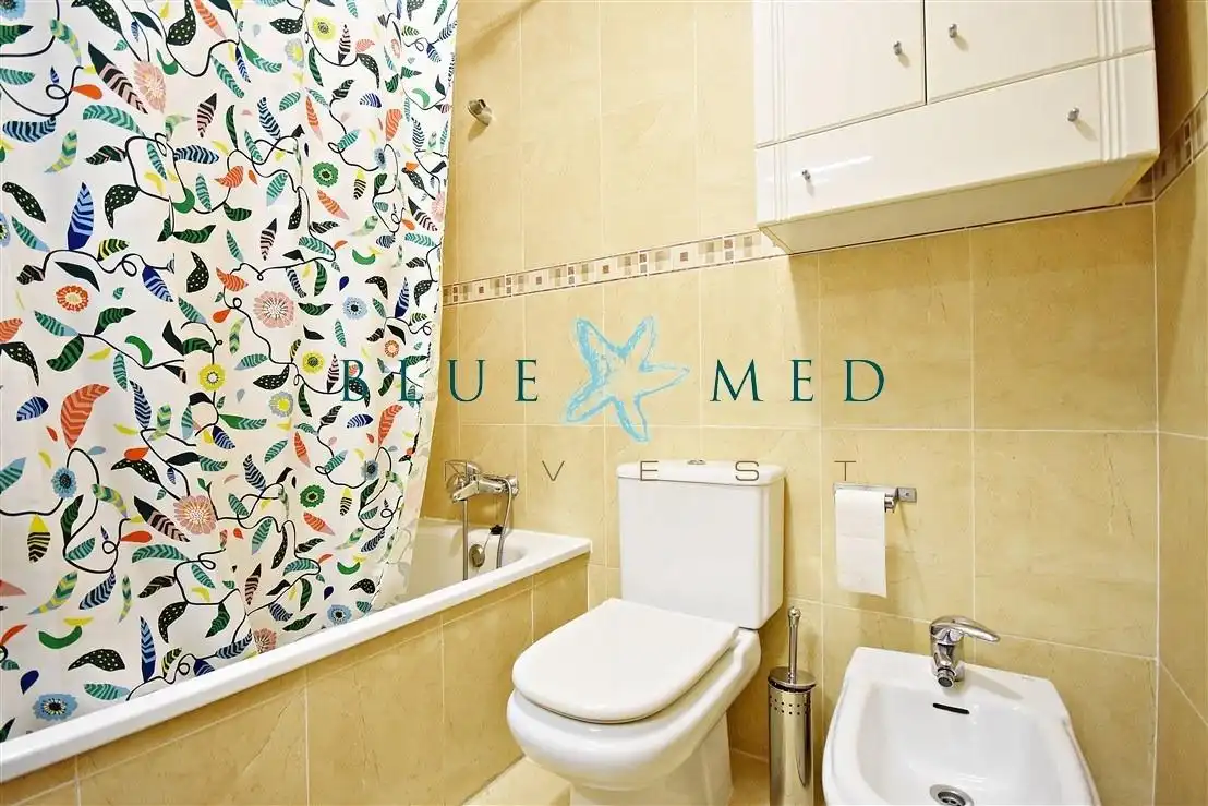 Badezimmer von Wohnung zum Verkauf in Mazarrón mit Klimaanlage, Heizung und Parkett