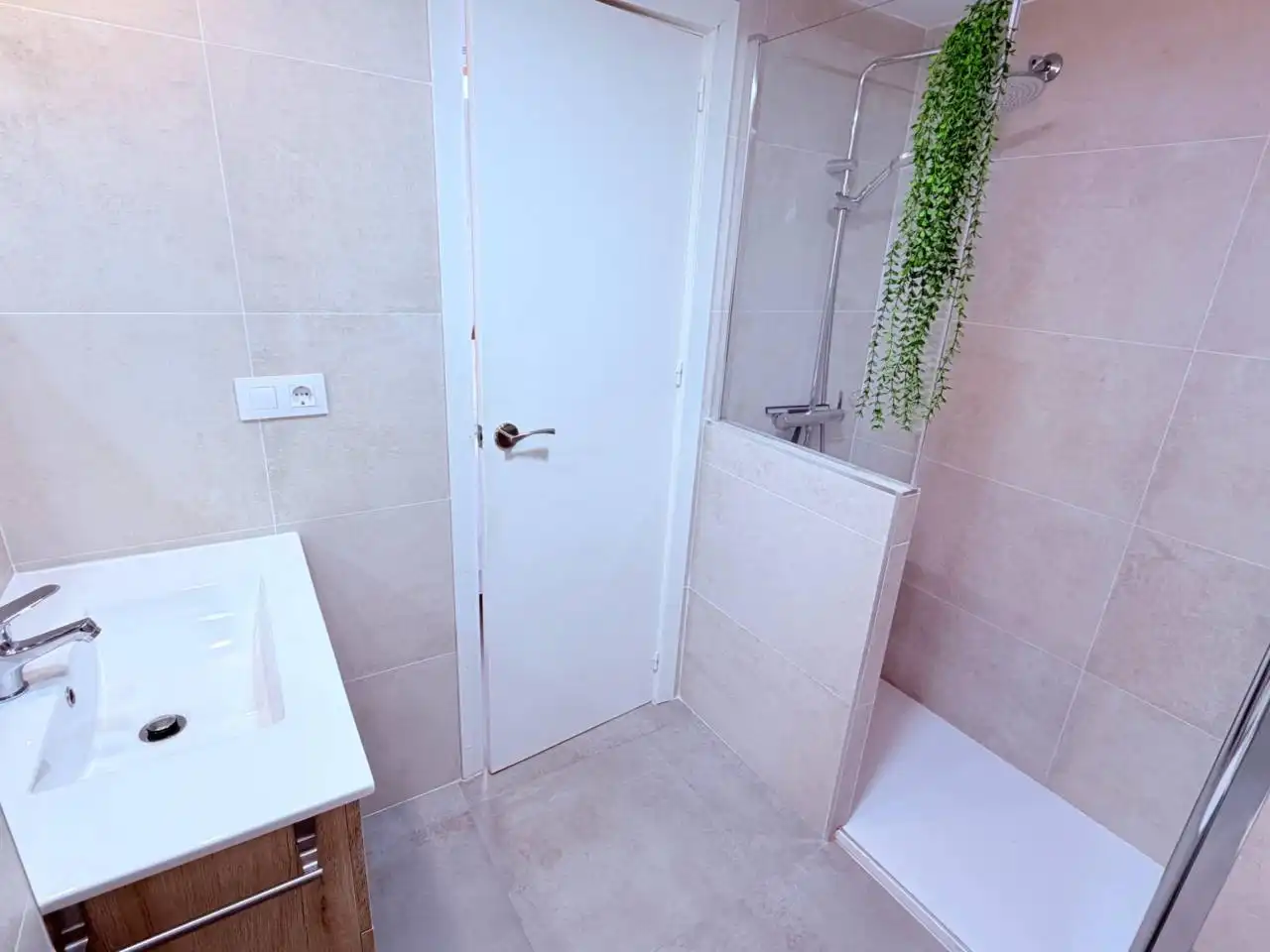 Bathroom of Apartments for sale in Almuñécar  with Air Conditioner and Terrace
