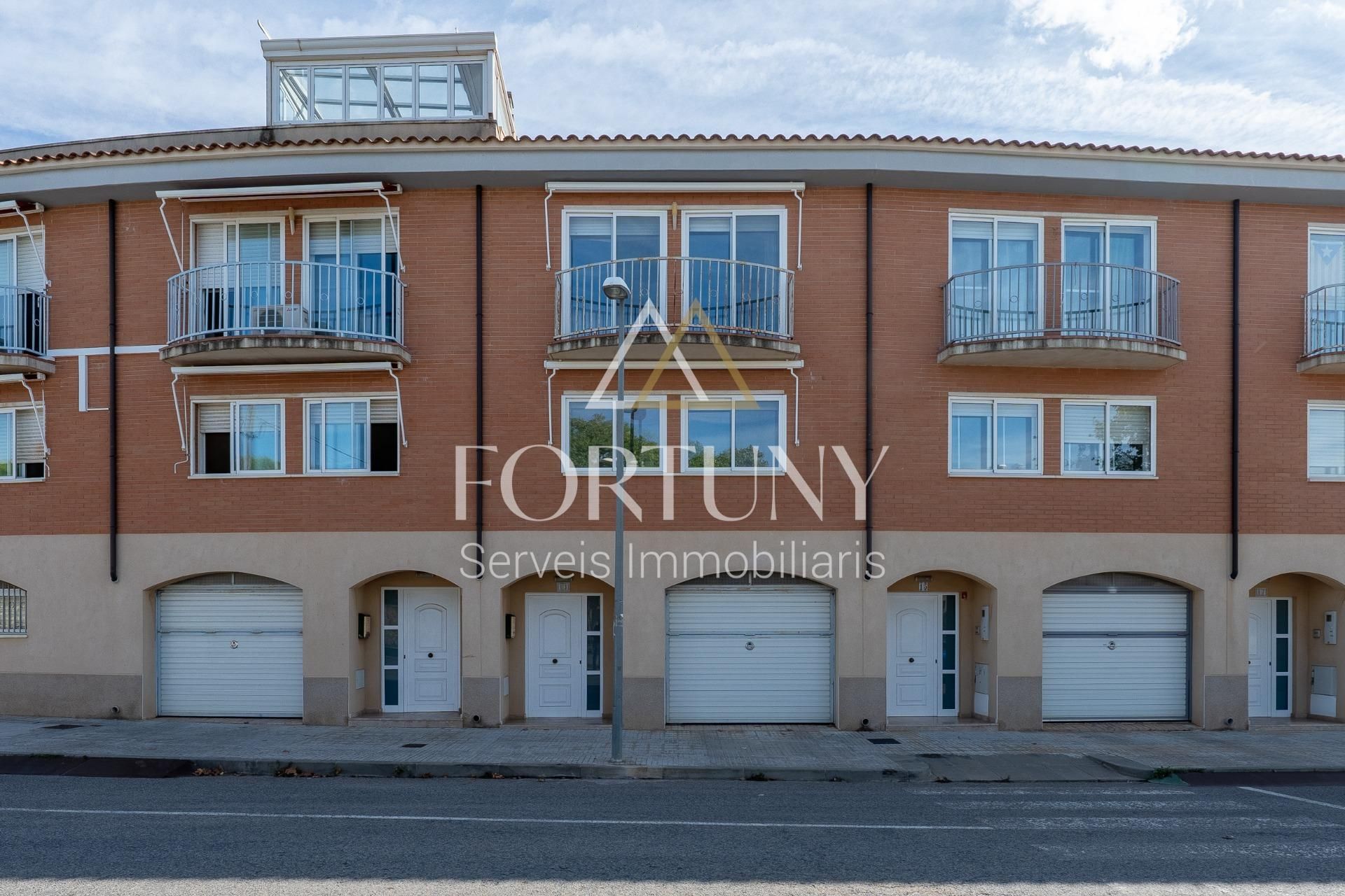 Exterior view of Single-family semi-detached for sale in Montbrió del Camp  with Heating, Private garden and Terrace