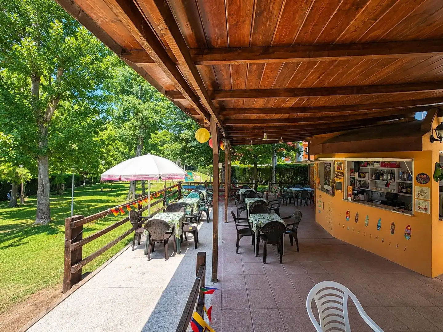 Maisonette zum Verkauf in La Moraleja mit Klimaanlage, Heizung und Privatgarten
