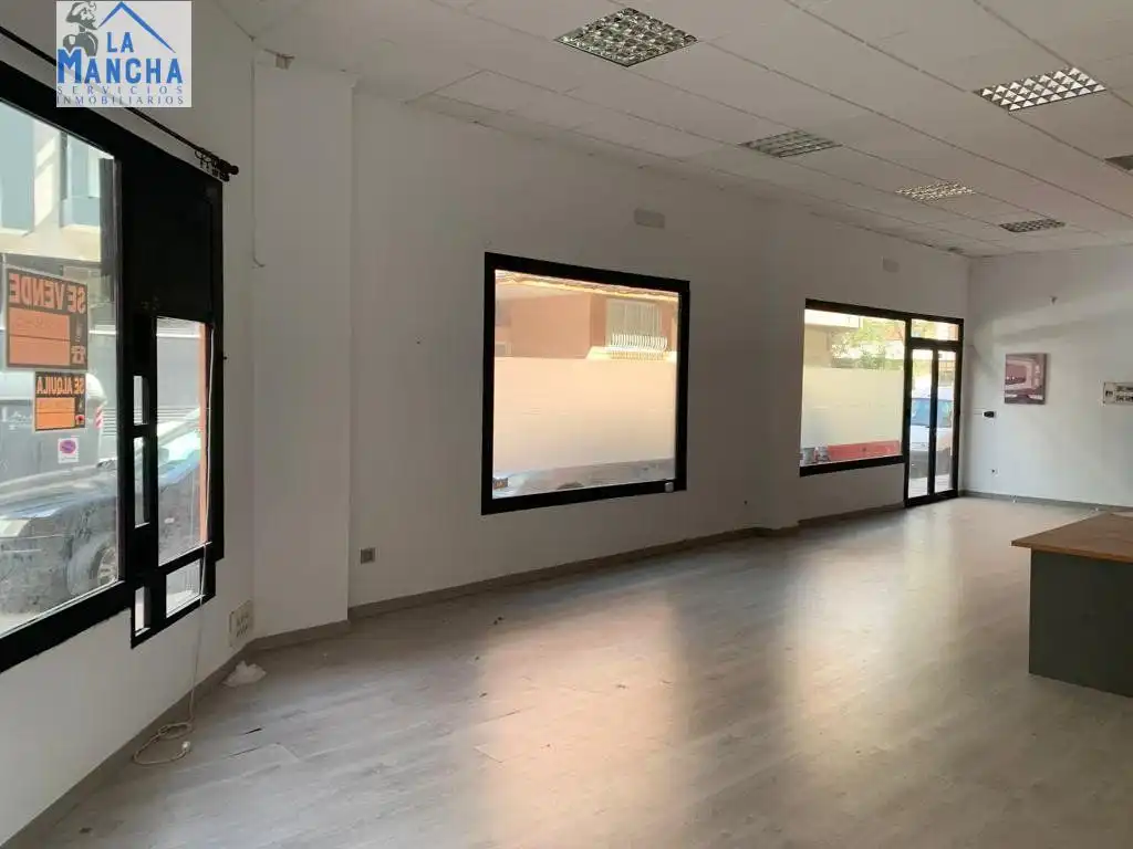 Local comercial en venda a Avenida guardia civil, imagen 3