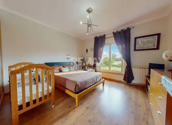 Dormitori de Casa o xalet en venda en A Cañiza   amb Calefacció, Jardí privat i Parquet