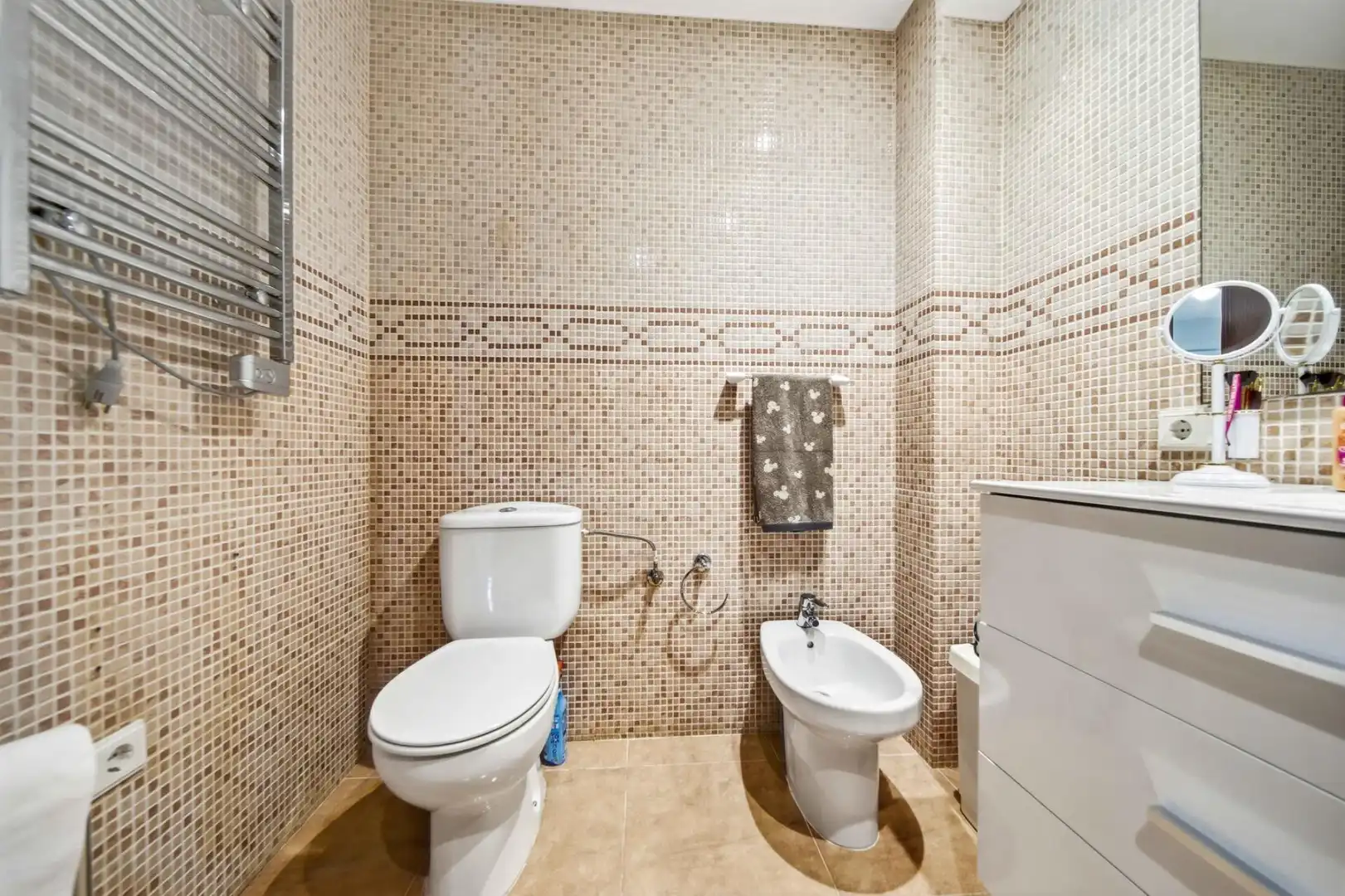 Badezimmer von Wohnungen zum Verkauf in Vilajuïga