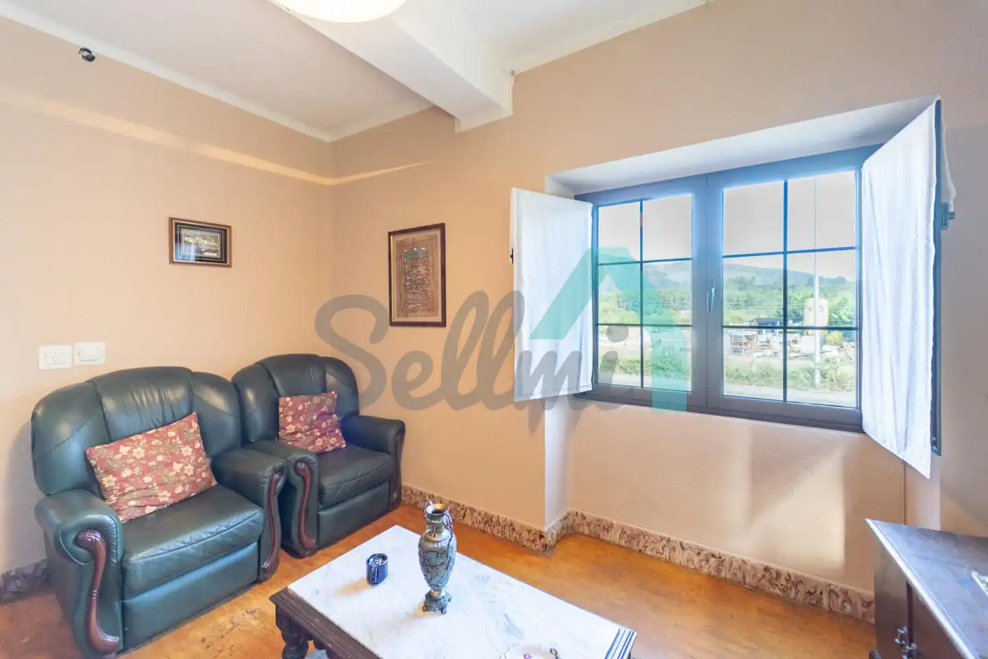 Sala de estar de Casa o chalet en venta en Grado con Calefacción, Jardín privado y Parquet