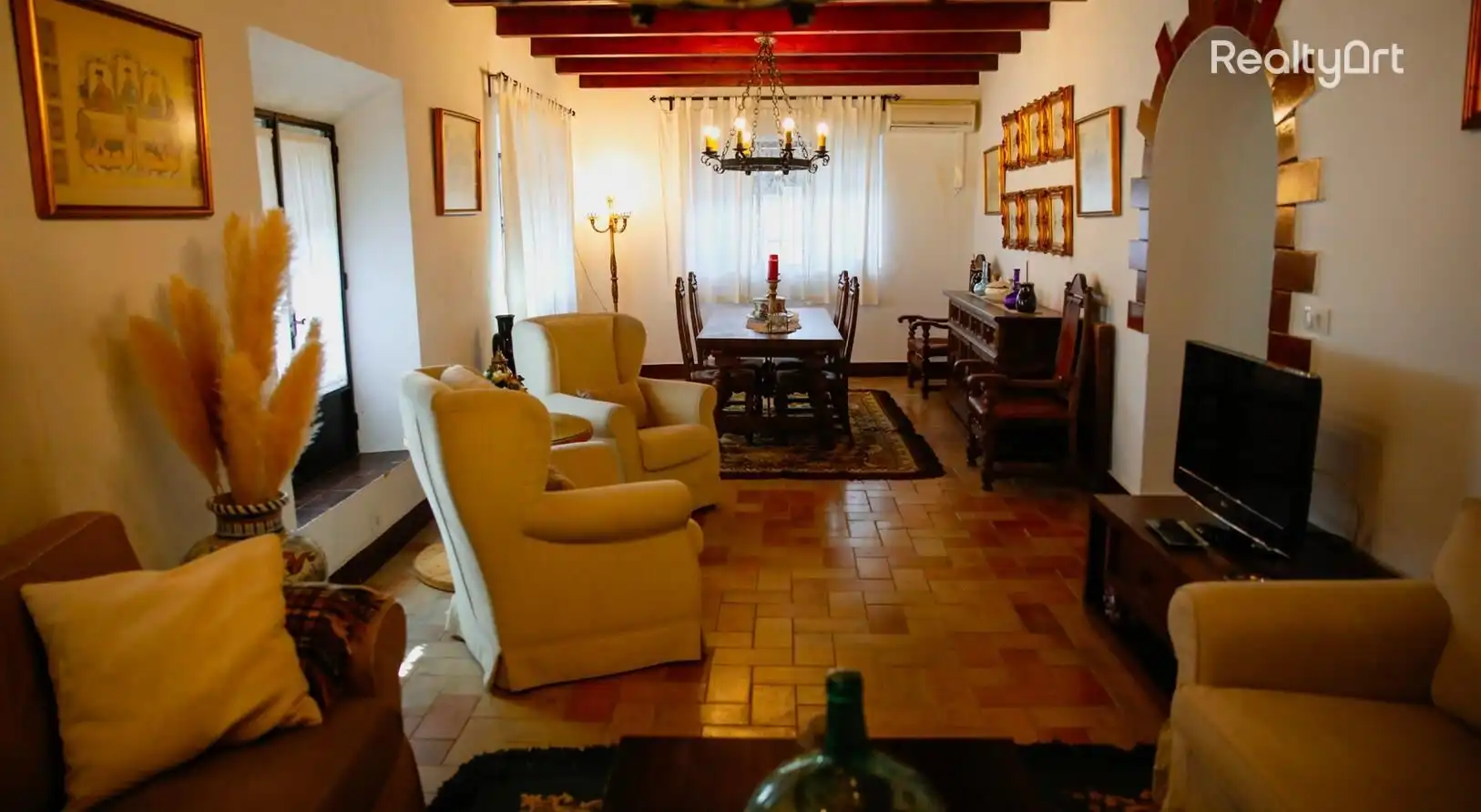 Sala d'estar de Casa o xalet en venda en El Castillo de las Guardas amb Aire condicionat, Calefacció i Jardí privat