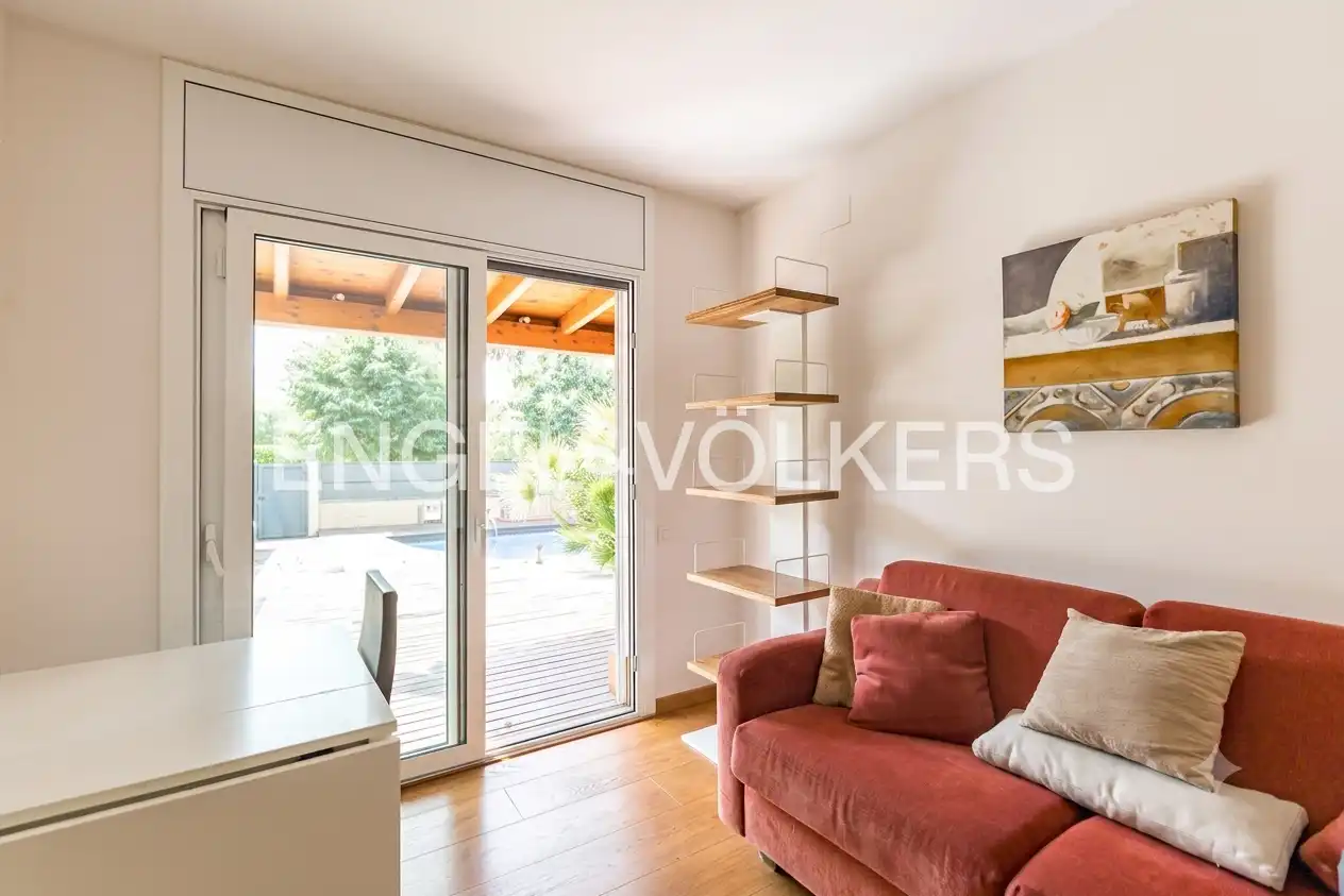 Terrace of Country homes for sale in Vilanova i la Geltrú  with Air Conditioner, Heating and Private garden