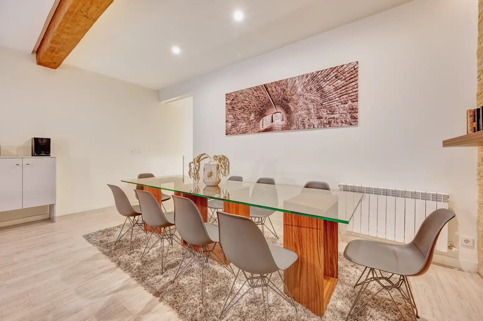 Comedor de Piso en venta en  Pamplona / Iruña con Calefacción, Parquet y Amueblado