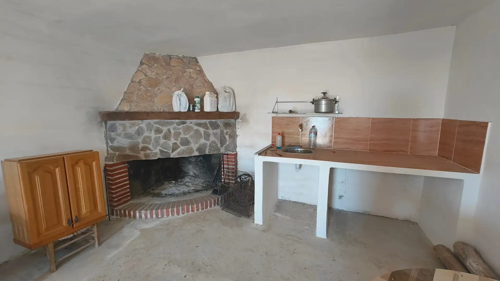 Cuina de Finca rústica en venda en Turón amb Jardí privat