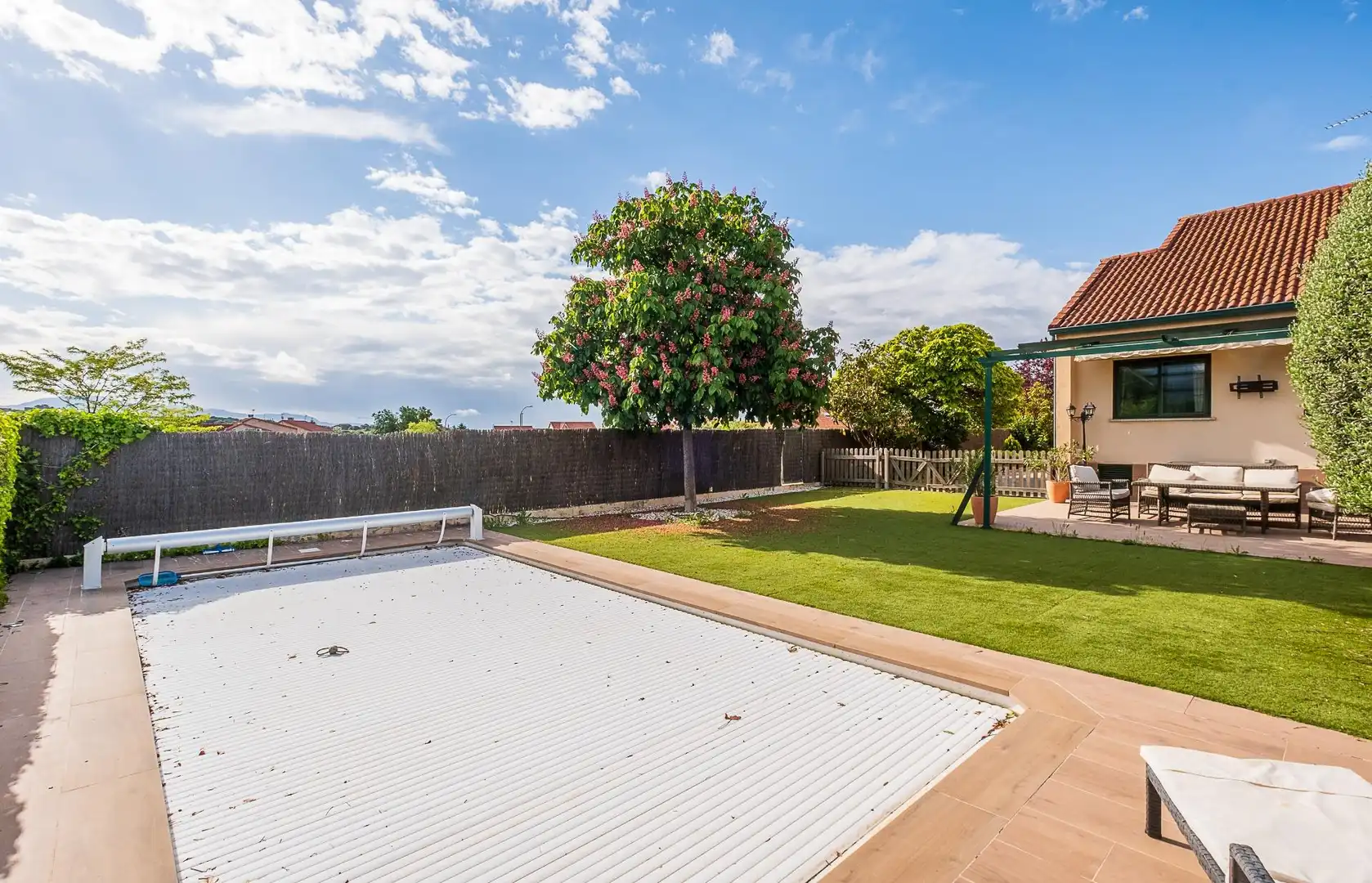 Piscina de Casa adosada en venta en Guadarrama con Aire acondicionado, Calefacción y Piscina