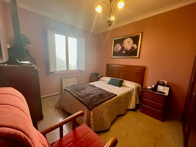 Habitación de Casa o chalet en venta en Narón con Calefacción, Jardín privado y Amueblado