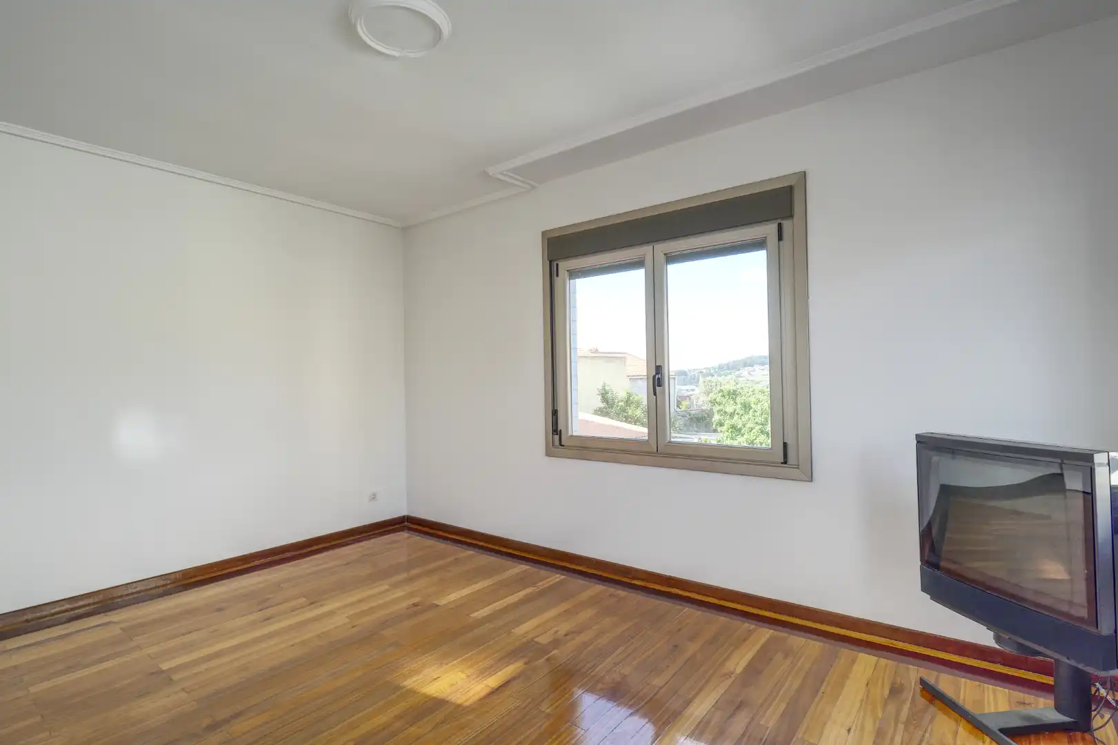 Dormitori de Casa o xalet en venda en Arteixo amb Parquet, Terrassa i Traster