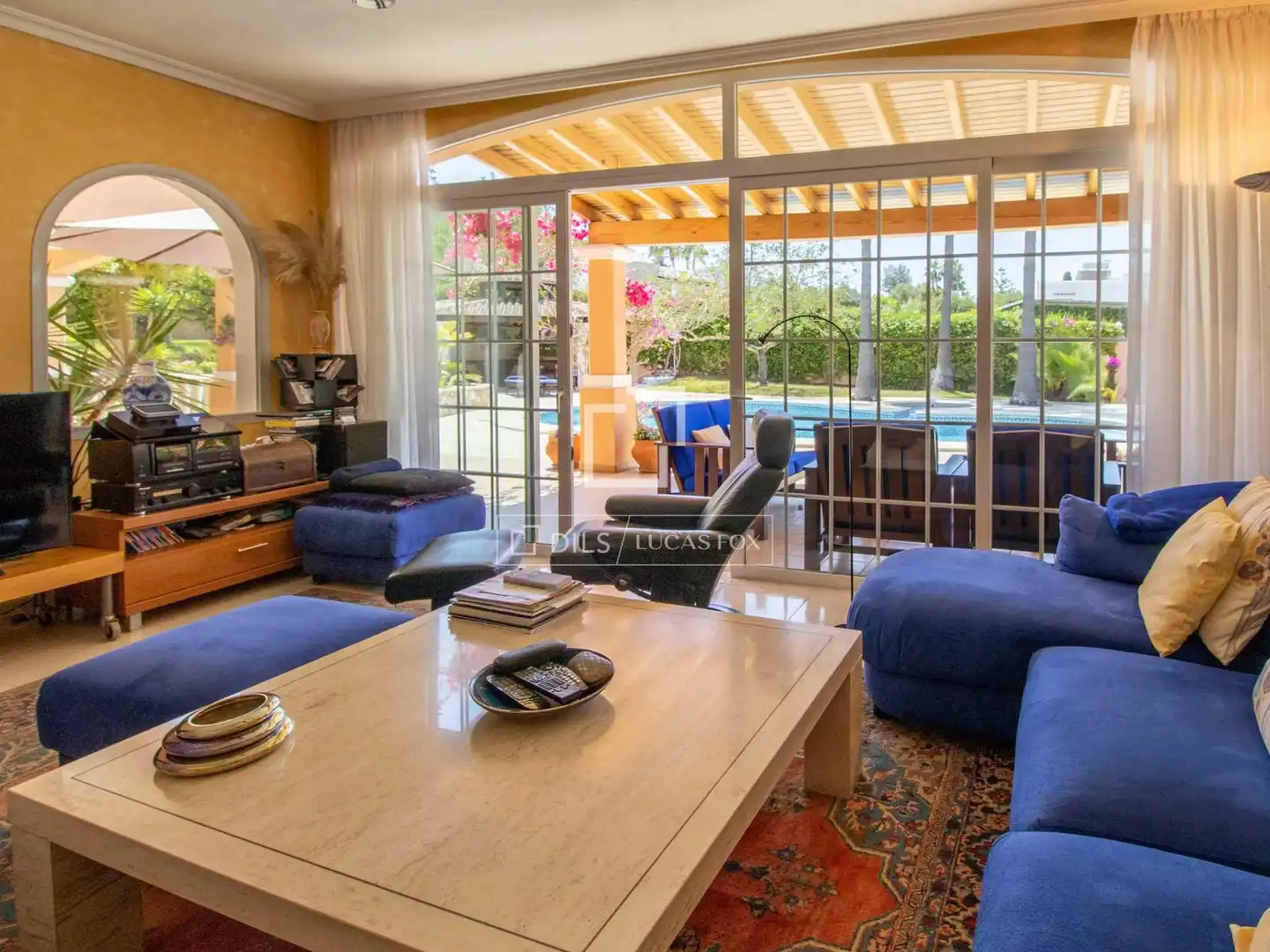 Sala de estar de Casa o chalet en venta en Santa Eulària des Riu con Aire acondicionado, Calefacción y Jardín privado