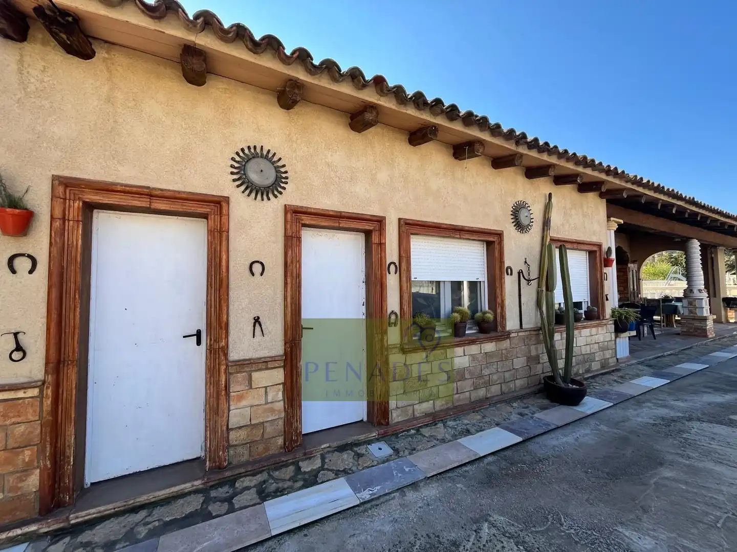 Vista exterior de Casa o xalet en venda en Ontinyent amb Aire condicionat, Jardí privat i Terrassa