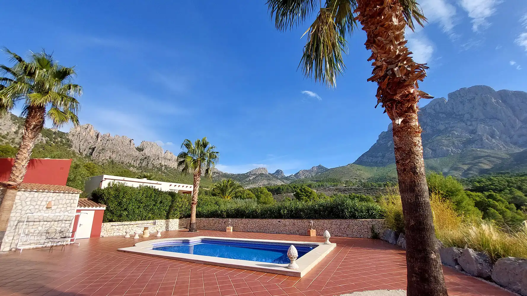 Vista exterior de Casa o xalet en venda en Finestrat amb Aire condicionat, Calefacció i Jardí privat