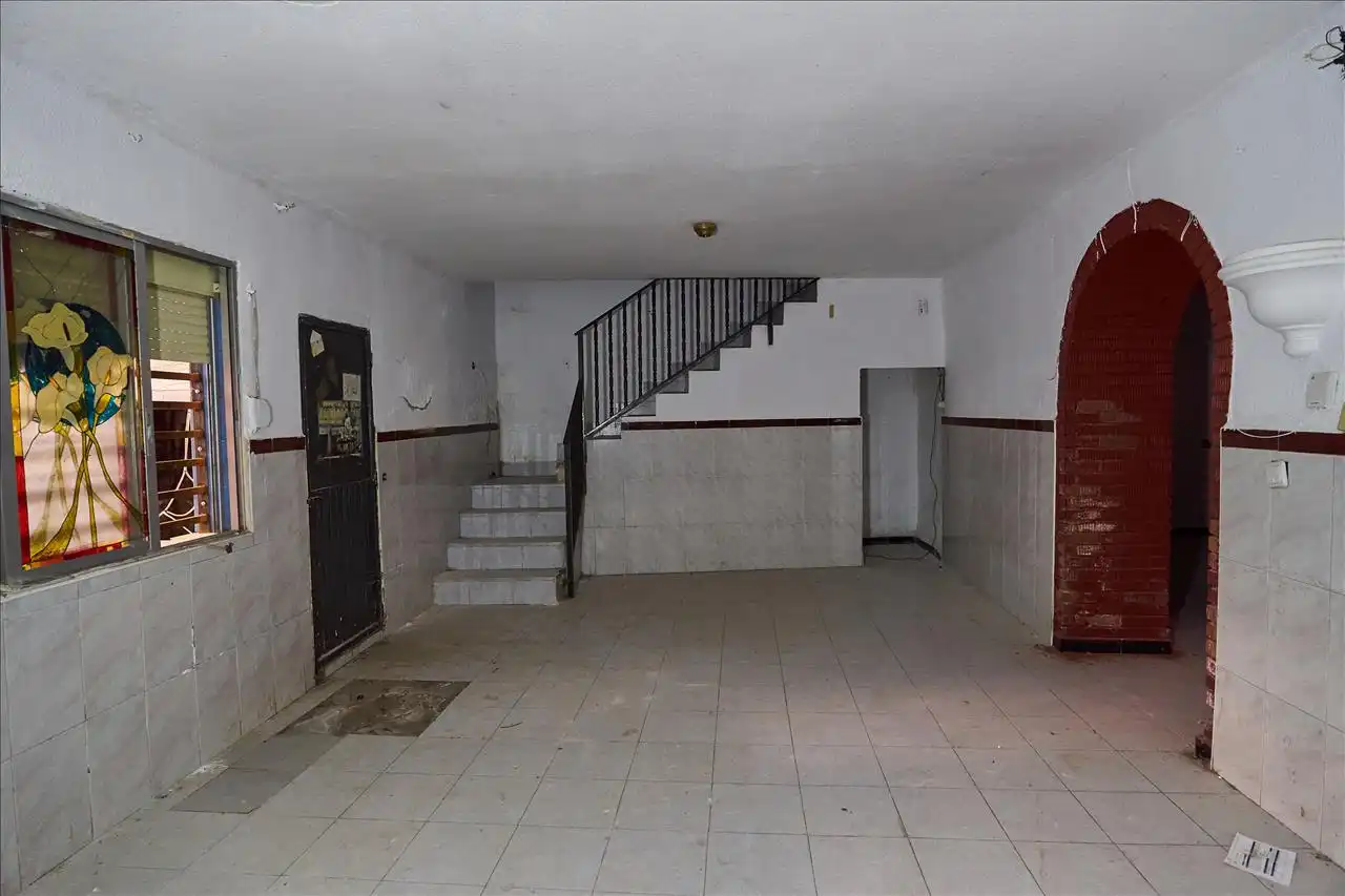 Casa adosada en venta en Jaén con Terraza