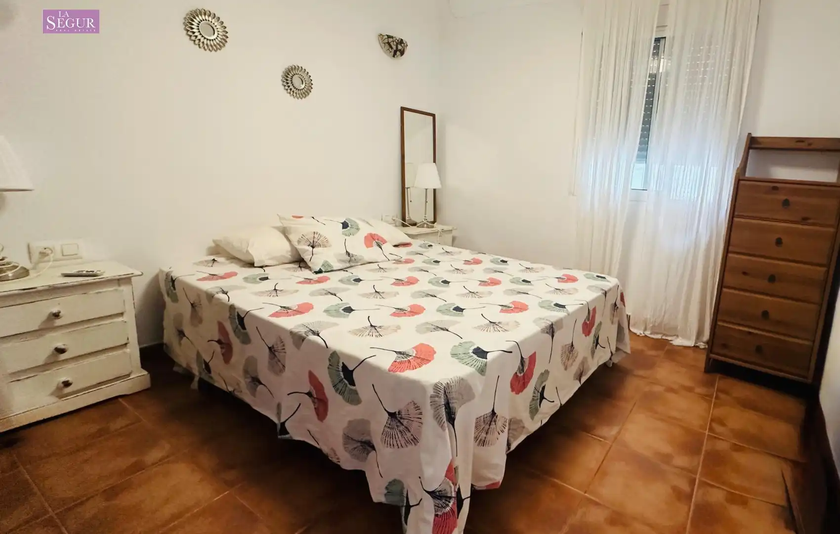 Dormitori de Casa o xalet en venda en Barbate amb Jardí privat, Terrassa i Moblat
