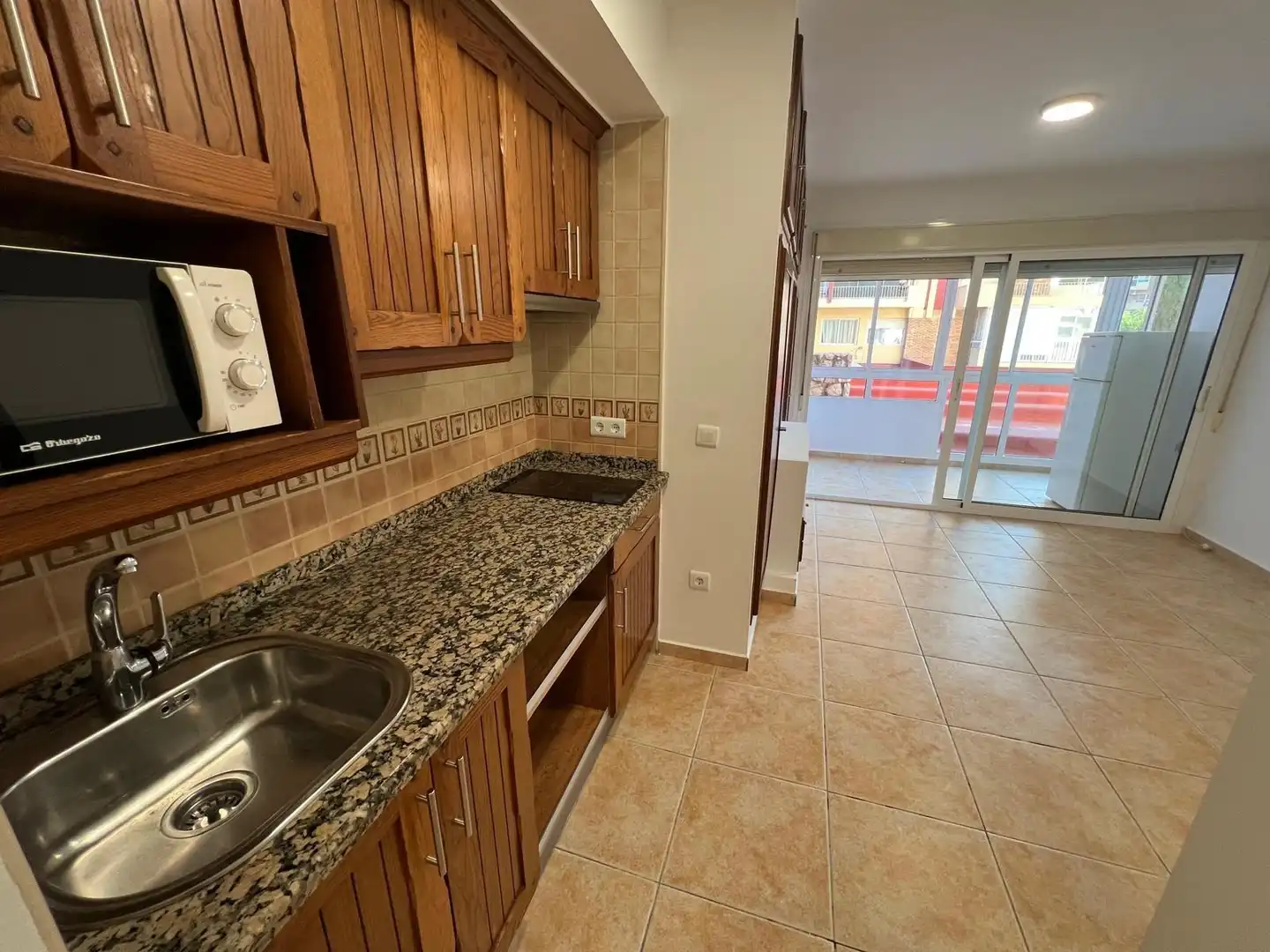 Cuina de Apartament en venda en Benalmádena amb Terrassa i Piscina comunitària