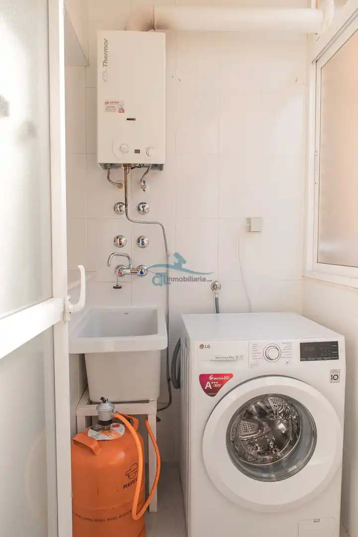 Badezimmer von Wohnung zur Miete in Linares mit Klimaanlage, Möbliert und Ofen