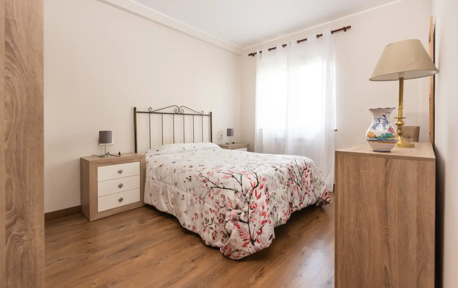 Bedroom of Flat for rent in Oviedo   with Heating, Parquet flooring and Terrace