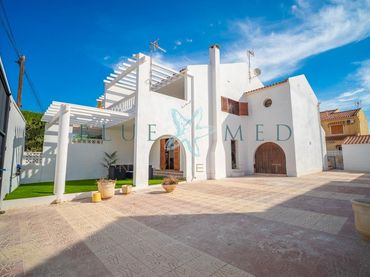 Villa zum Verkauf in Calle Calle Islas Filipinas Ordenación Bahía