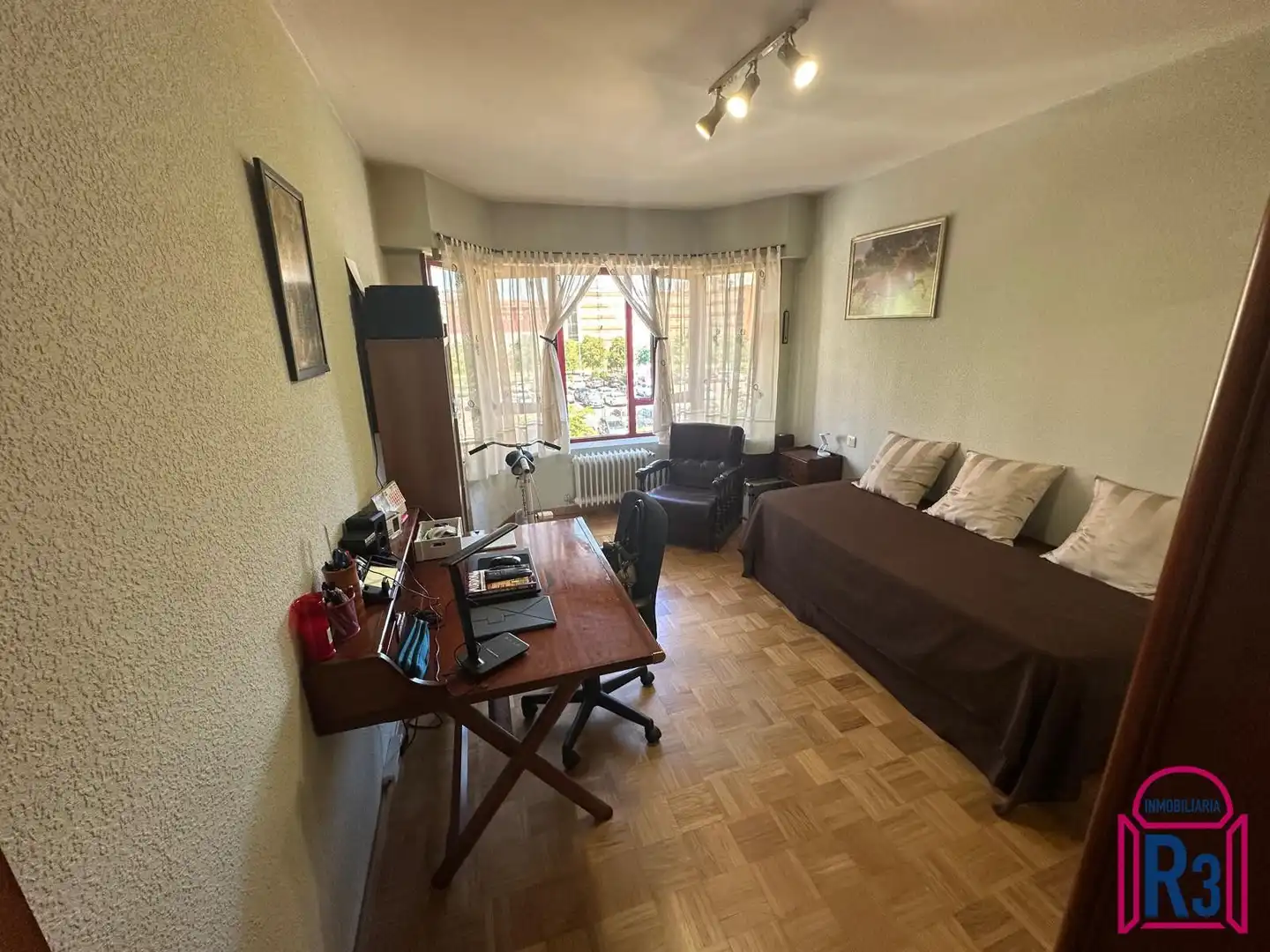 Habitación de Apartamento en venta en León Capital  con Calefacción, Terraza y Trastero