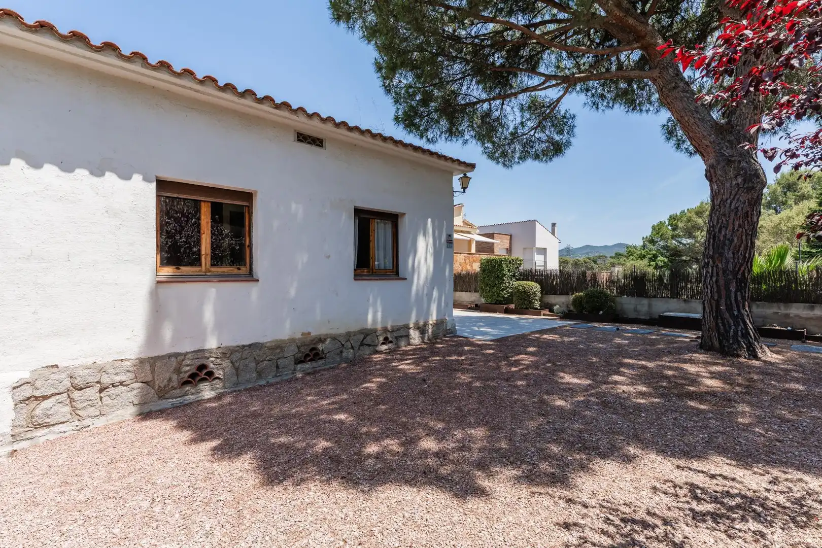 Vista exterior de Casa o xalet en venda en Montornès del Vallès amb Calefacció, Jardí privat i Piscina