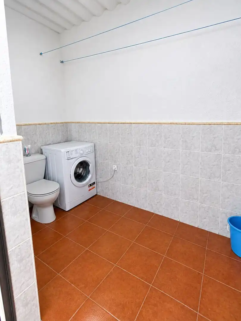 Bathroom of Houses for sale in Moguer