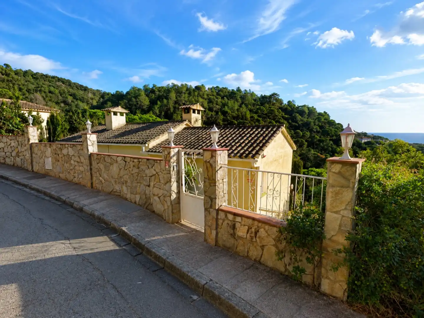 Casa con jardín en venta en Carrer fonoll 11