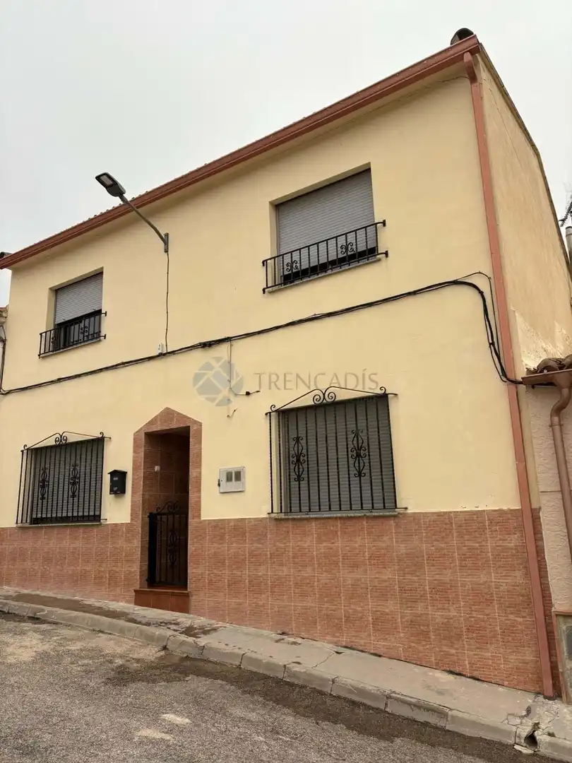 Vista exterior de Casa adosada en venta en Venta del Moro