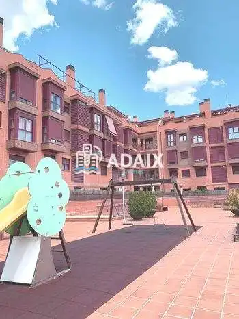 Pis amb piscina en venda a calle TERESA DE CALCUTA, imagen 5
