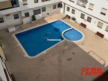Pis amb piscina en venda a CL Pelai