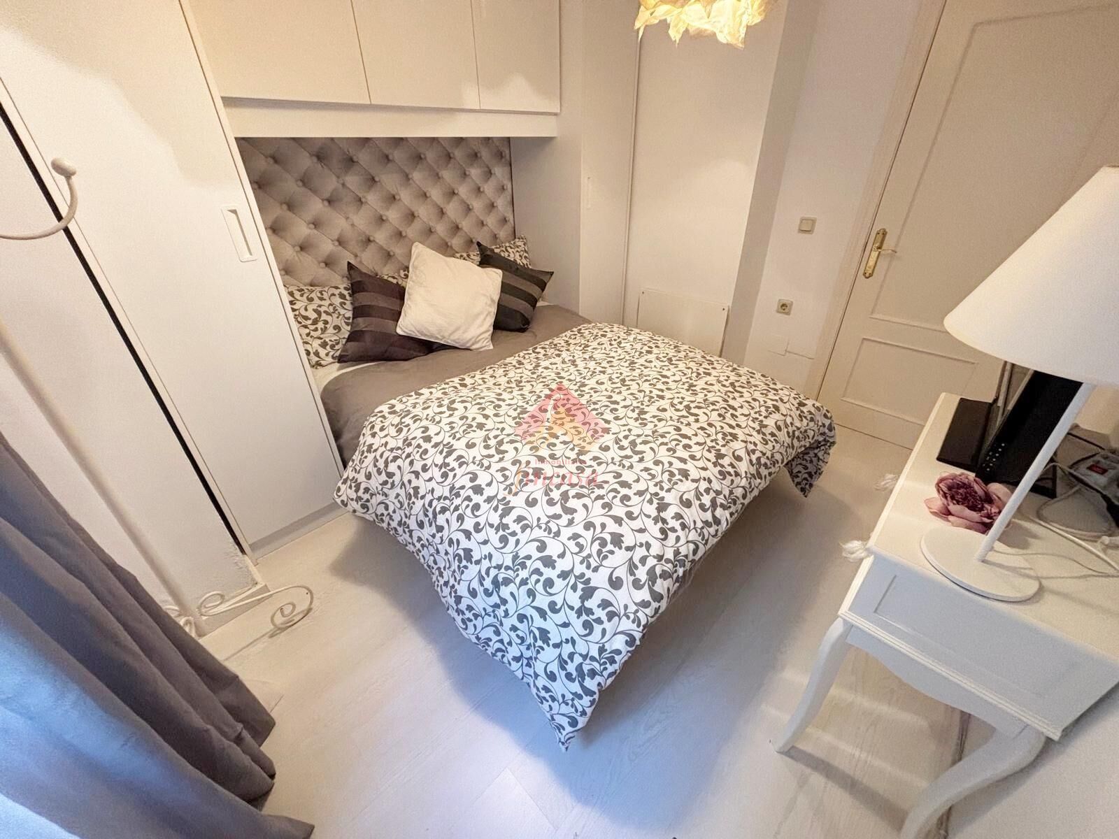 Dormitori de Planta baixa en venda en Ronda amb Aire condicionat, Calefacció i Parquet