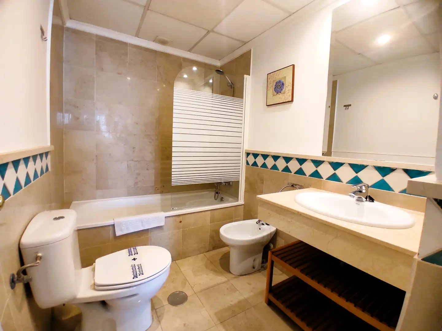 Baño de Apartamento en venta en Marbella con Aire acondicionado, Terraza y Amueblado