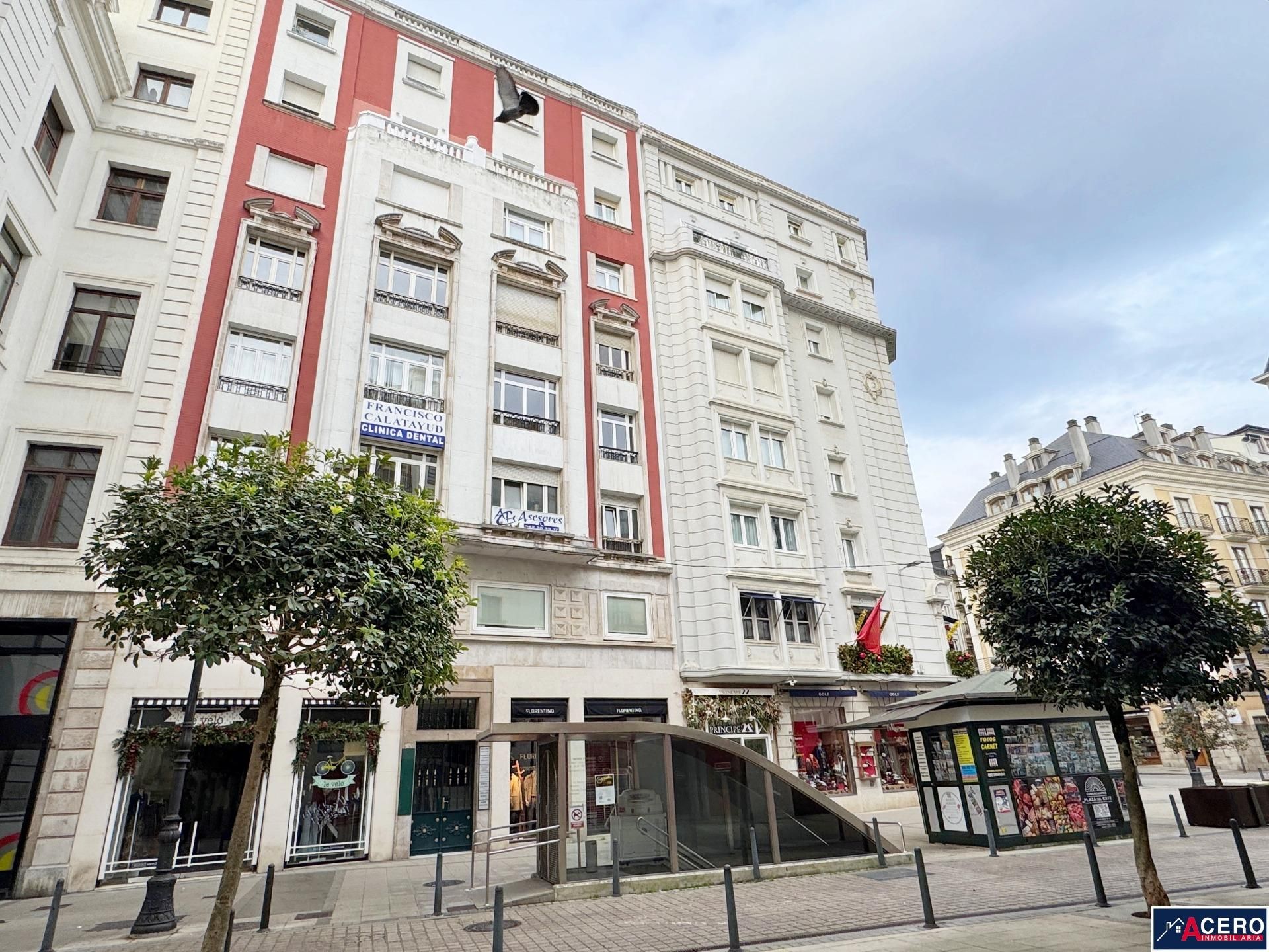 Vista exterior de Pis en venda en Santander