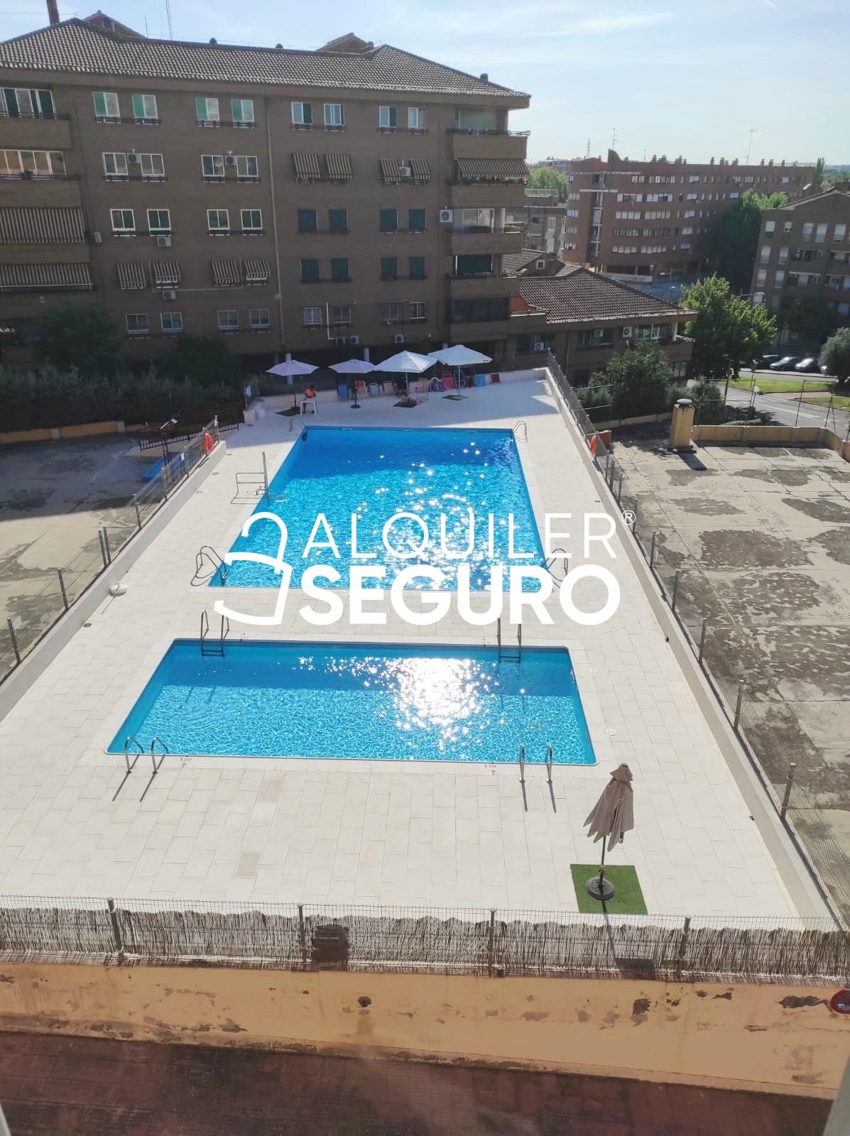 Piscina de Piso de alquiler en  Toledo Capital con Aire acondicionado, Calefacción y Terraza