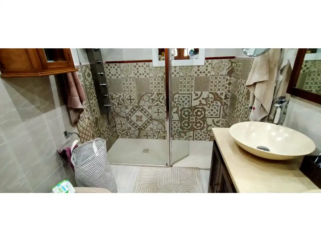 Baño de Finca rústica en venta en Amer con Aire acondicionado