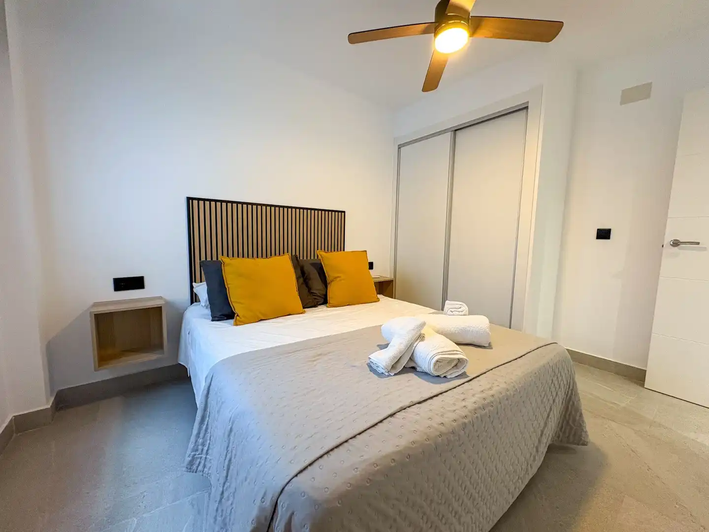 Schlafzimmer von Wohnung zum Verkauf in Torrevieja mit Klimaanlage, Heizung und Terrasse