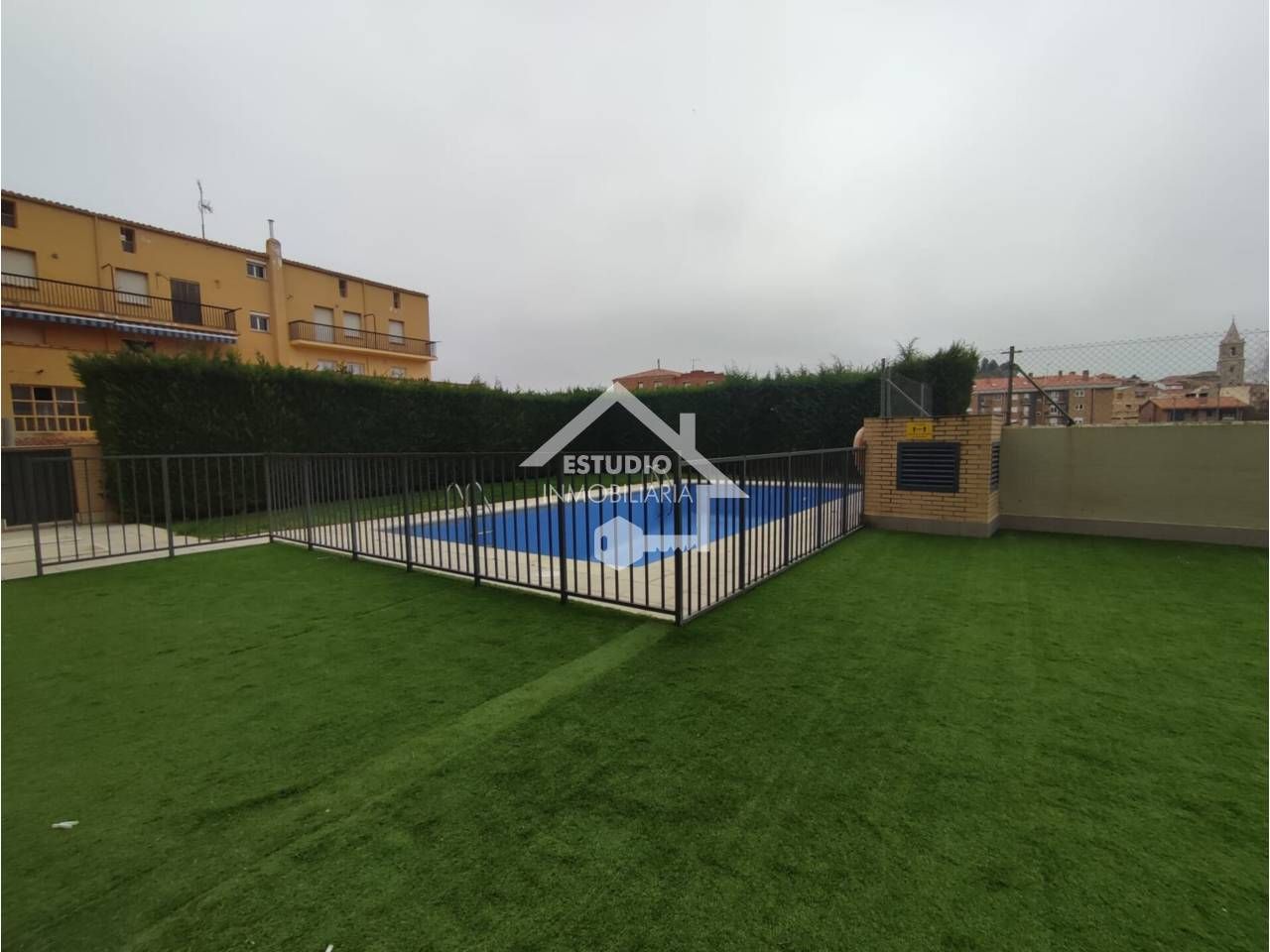 Piscina de Dúplex en venda en Navarrete amb Calefacció, Parquet i Terrassa